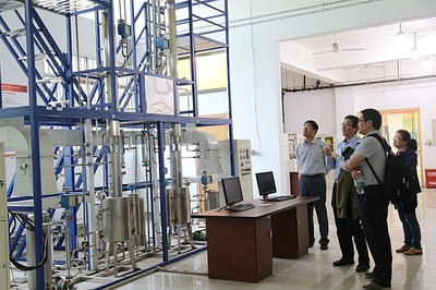 中科院高能物理研究所核能放射化學實驗室石偉群研究員赴石化學院學術交流_常州大學