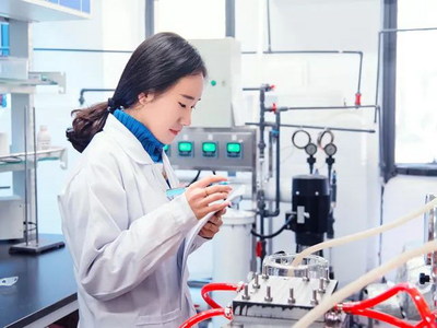 天津大學組織攝影愛好者走進膜科學與海水淡化實驗室