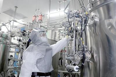 走進全球最大新冠滅活疫苗生產車間