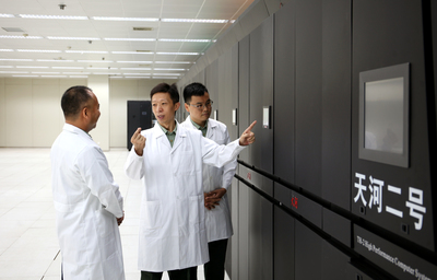 科技創新耀天河--記國防科技大學計算機學院計算機研究所所長肖立權