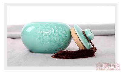 星峰影雕青瓷茶具套裝：精致工藝與實用設計的完美融合